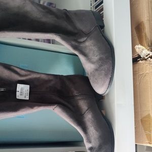 Fioni Grey Faux Suede Boots